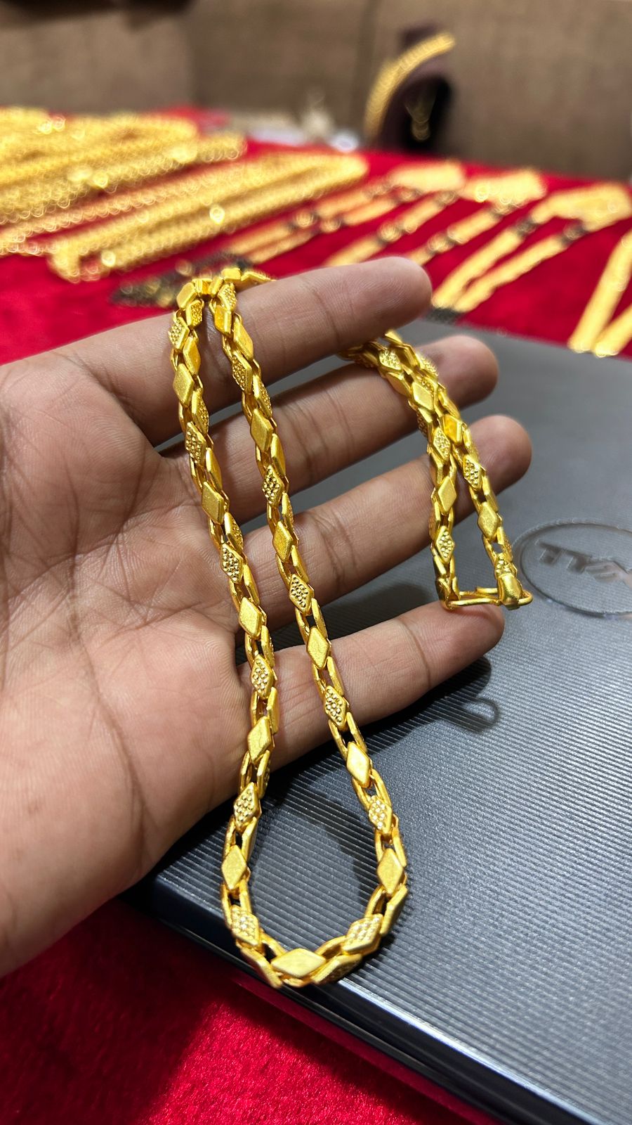 Gold Forming Kaju Katli Design Men's Chain β¨