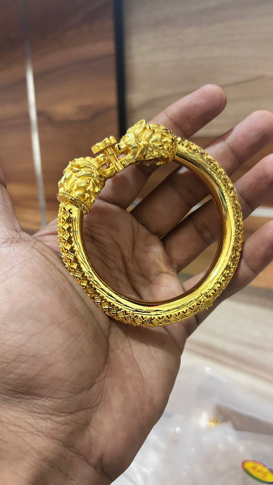 Men's Gold Plated Lion Face Chandrmukhi Kada