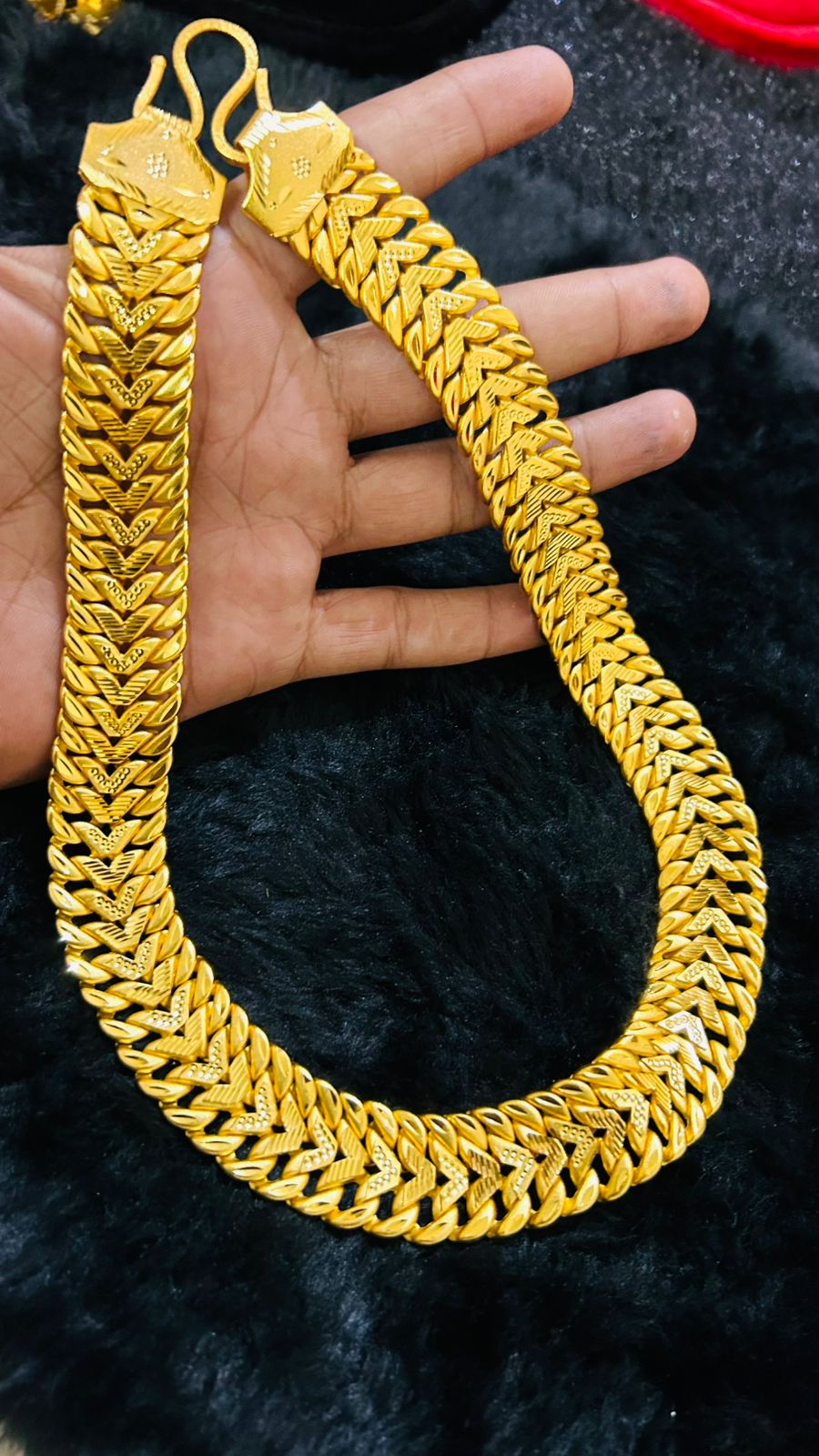 Golden V Shape Pokal Chain ✨ With W Hook