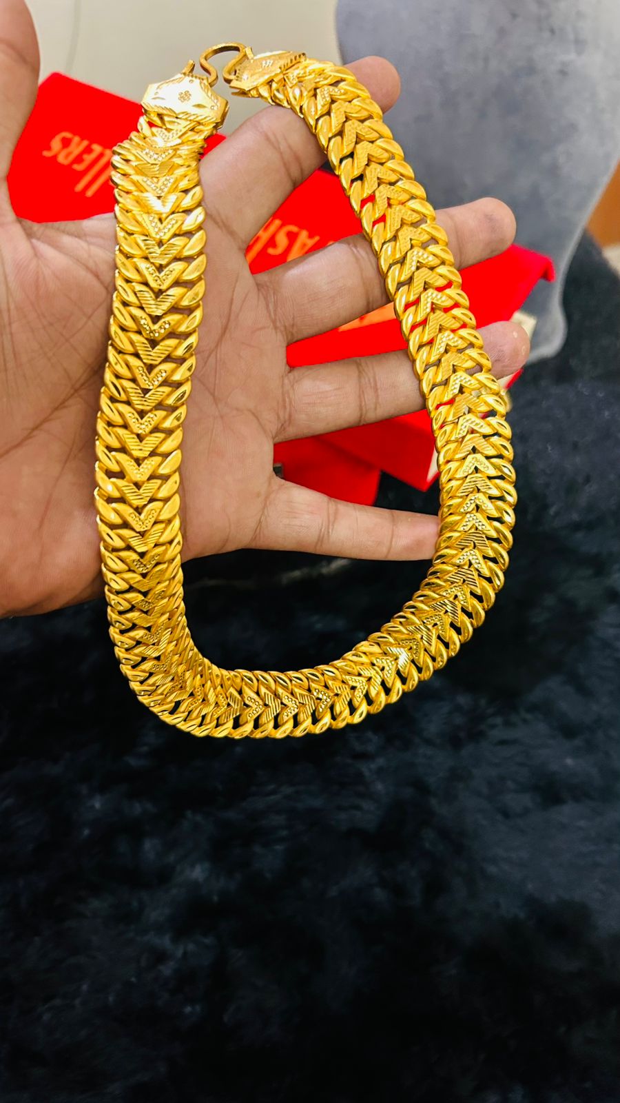 Golden V Shape Pokal Chain ✨ With W Hook