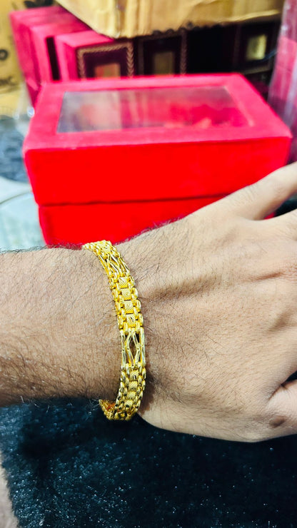 Gold Forming Men’s Bracelet 🔥 | Stylish Design