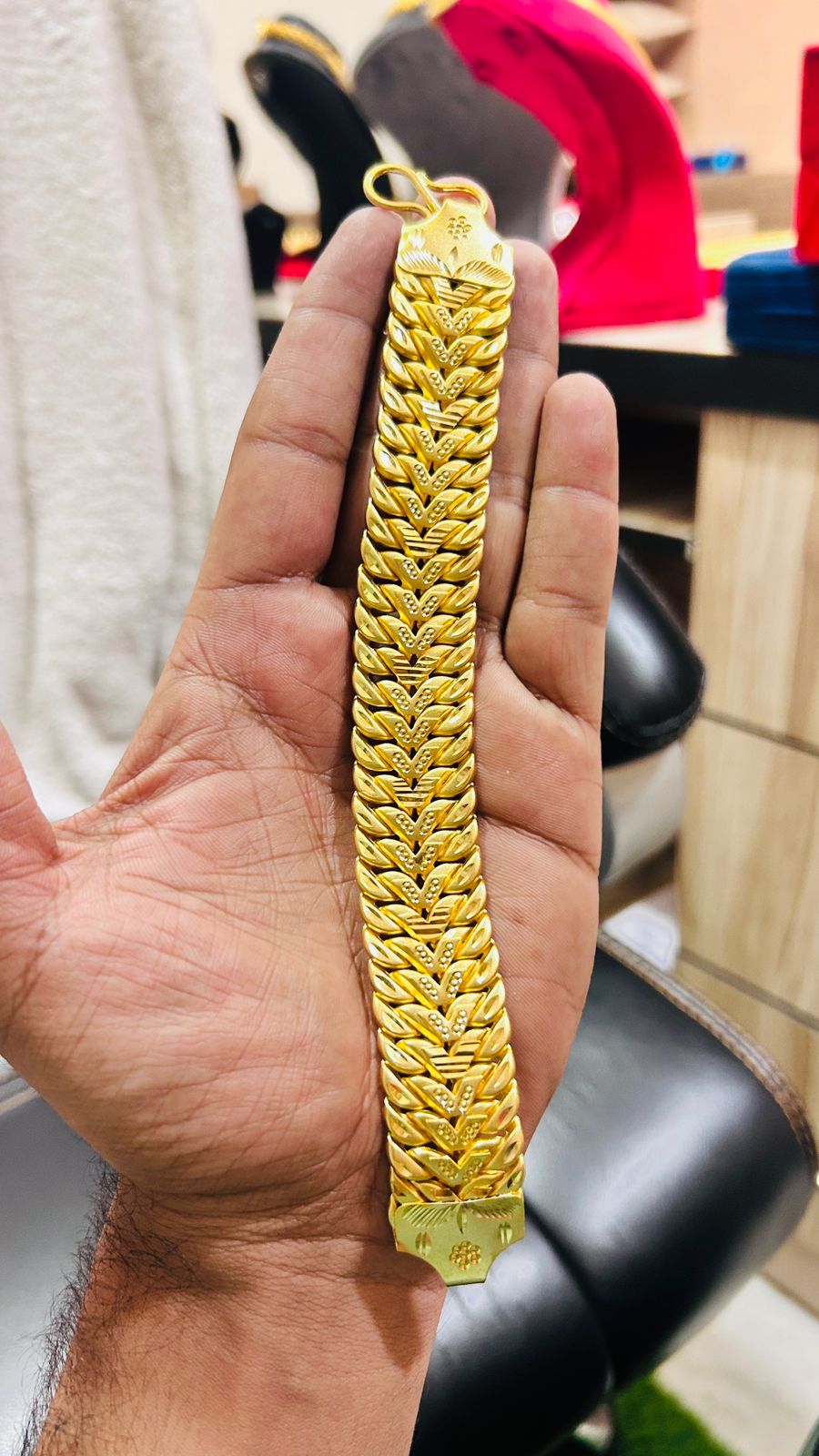🔥 Premium Gold Plated V Pokal Bracelet (Heavy Look)